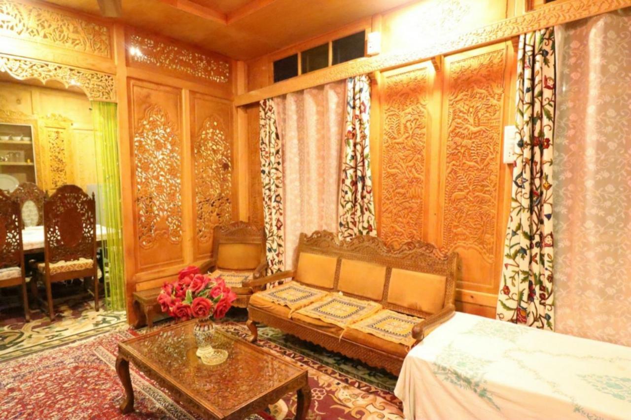 Umbrella Group Of House Boat Hotel Srinagar  Exterior photo