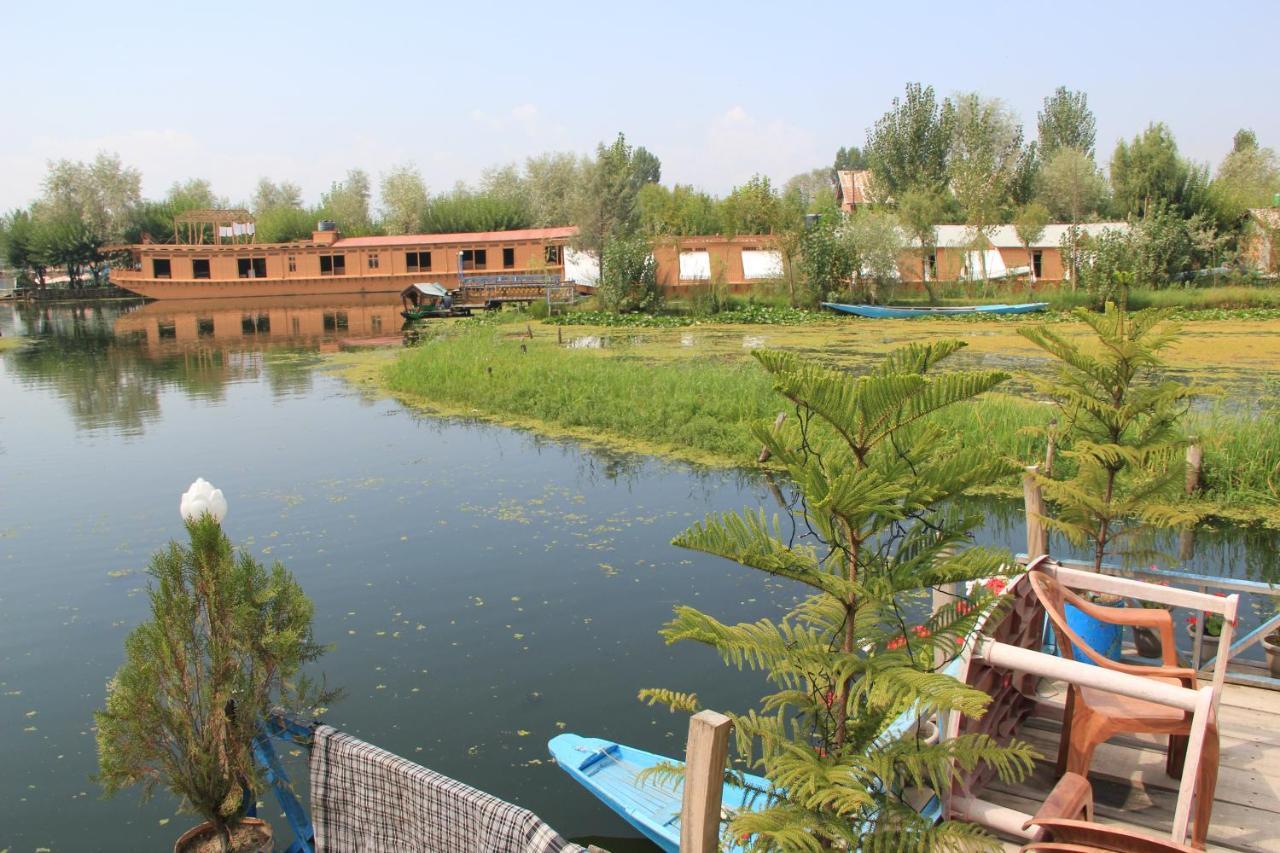 Umbrella Group Of House Boat Hotel Srinagar  Exterior photo